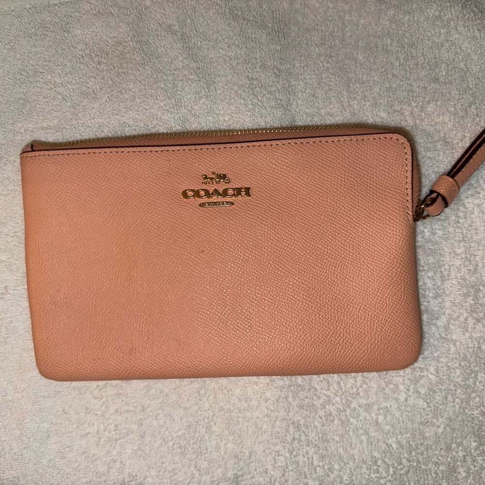 Coach Long Zip Around Wallet Wristlet Camel Color Pebbled Leather